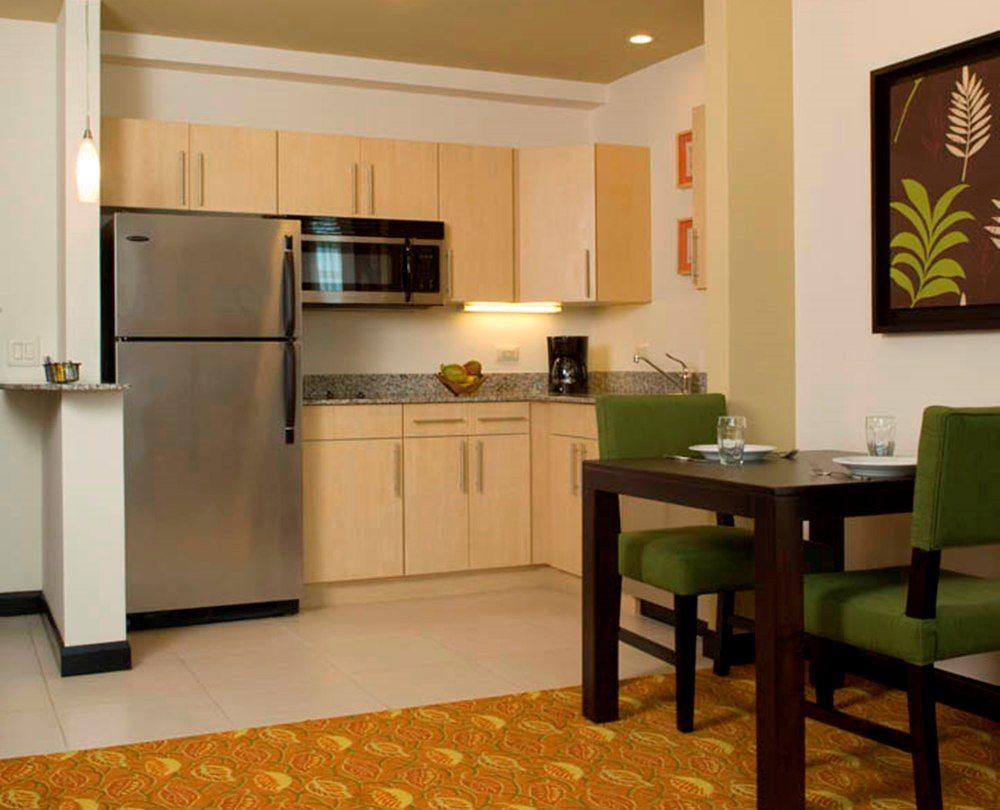 Hotel By Marriott Escazu 4*