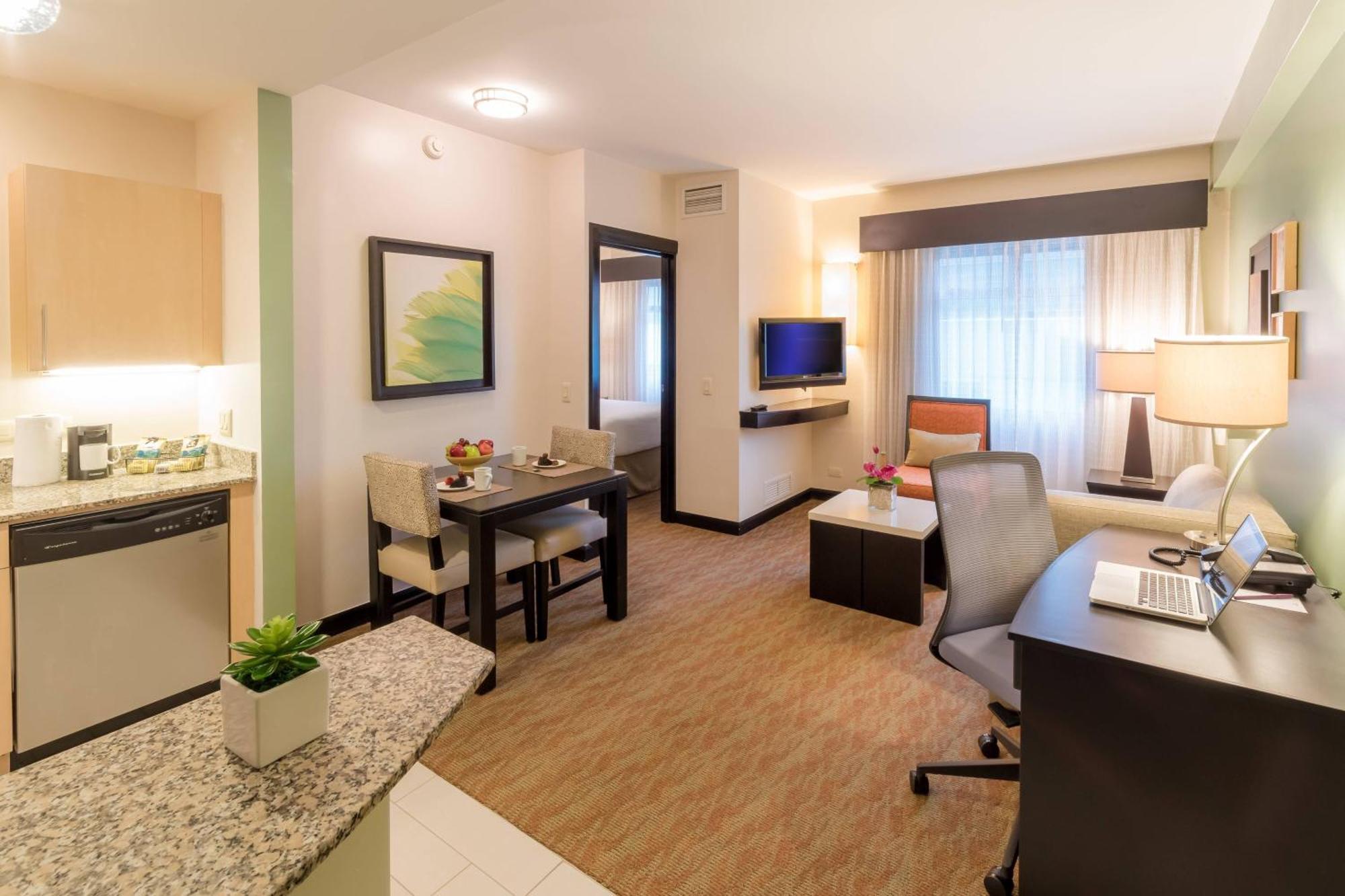 By Marriott Escazu 4* San José