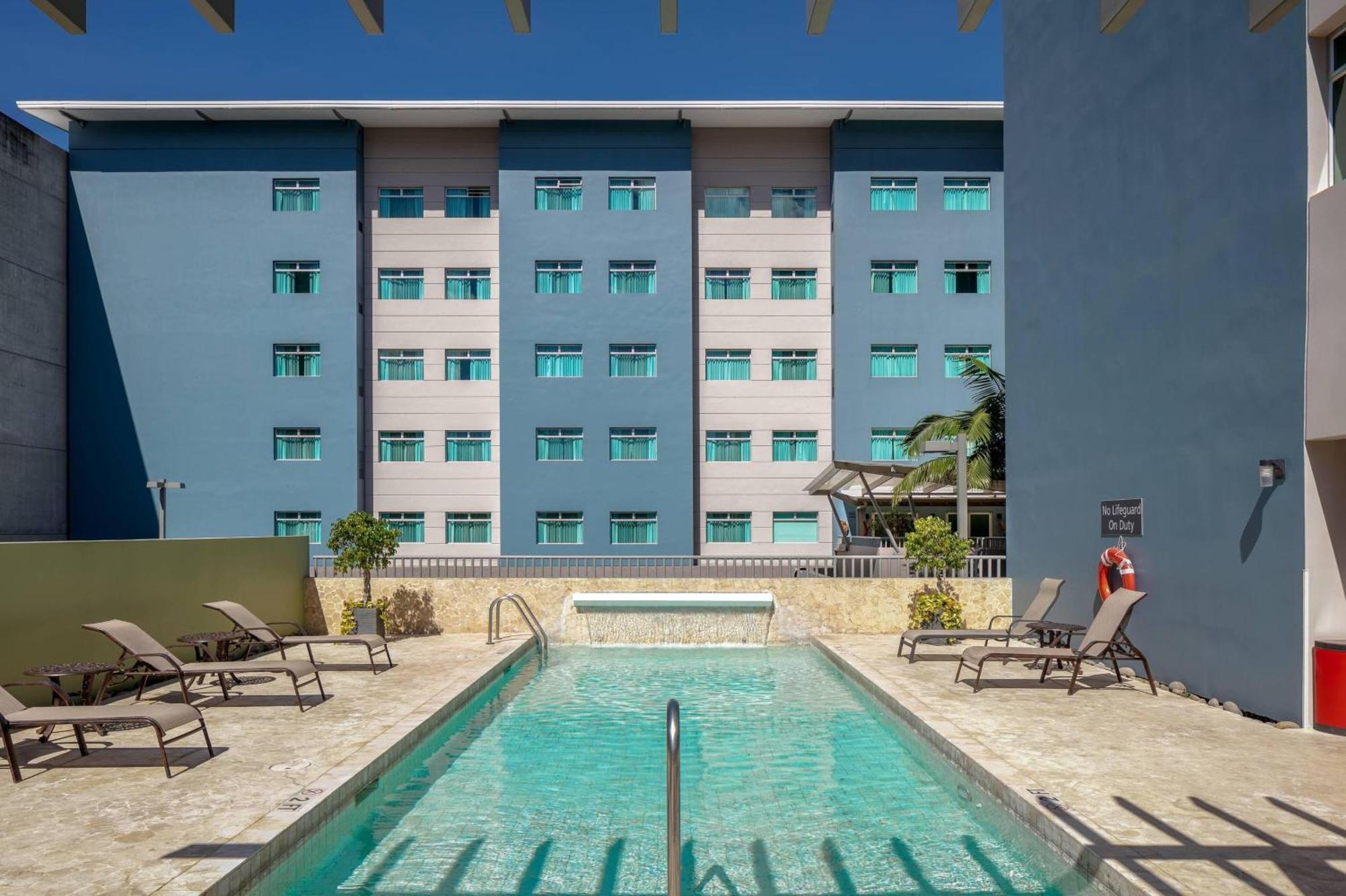 Hotel By Marriott Escazu