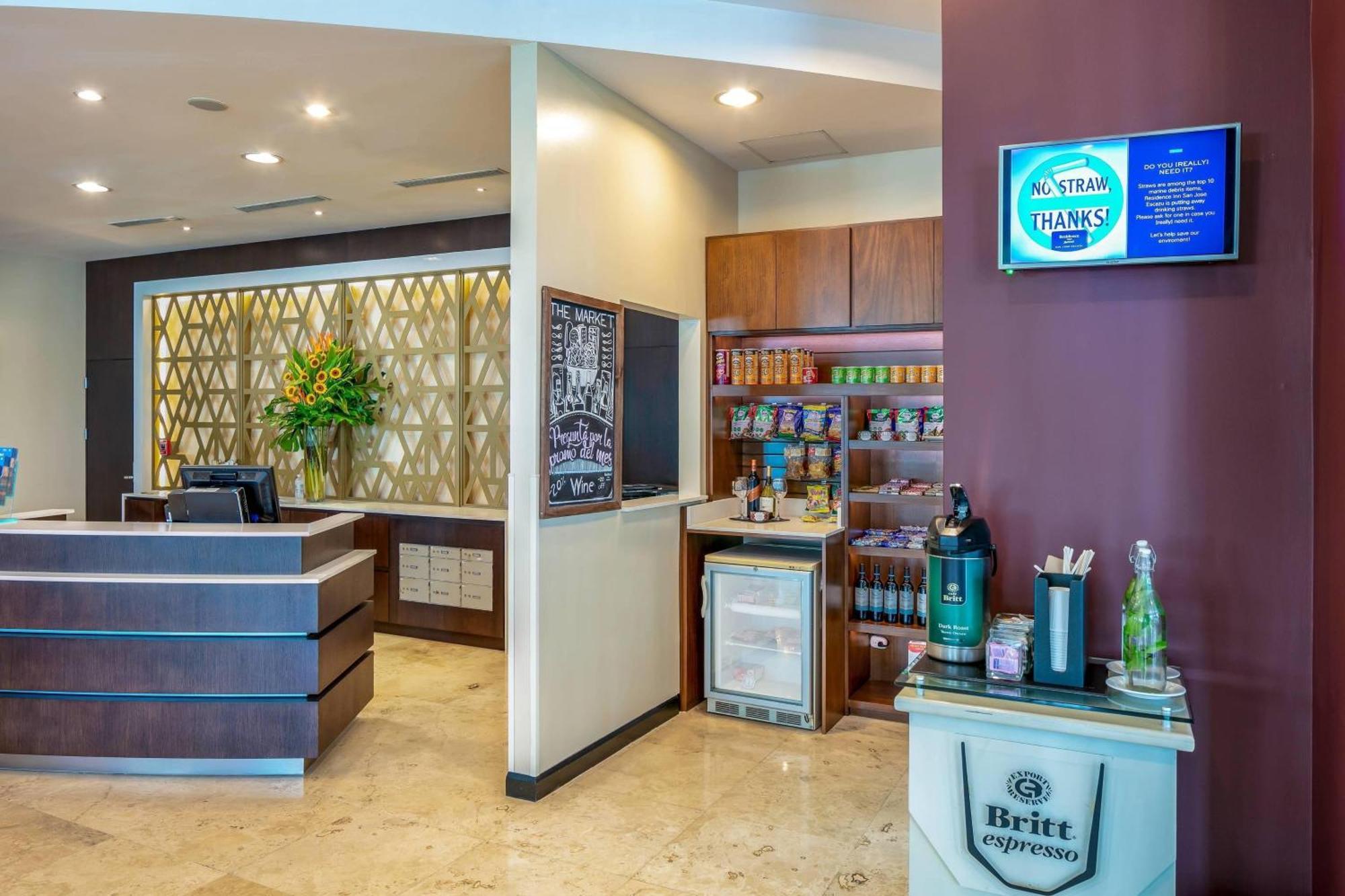 Hotel By Marriott Escazu 4*